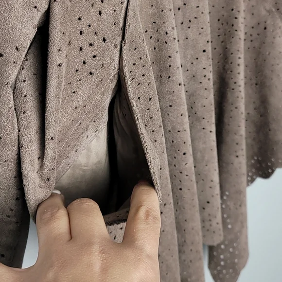 BCBGMaxAzria Faux Suede Jacket Moto Style Perforated Hi Lo Scalloped Front Hem - Picture 10 of 13